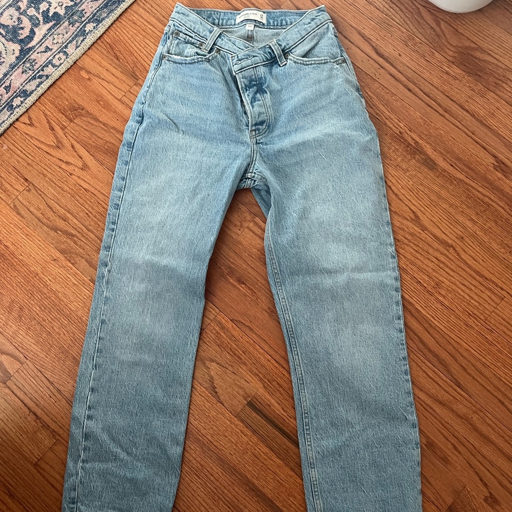 Rarely worn Abercrombie The Dad Fit Curve love jeans